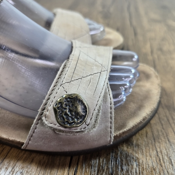 Taos Pioneer Leather Comfort Sandals - Picture 4 of 11